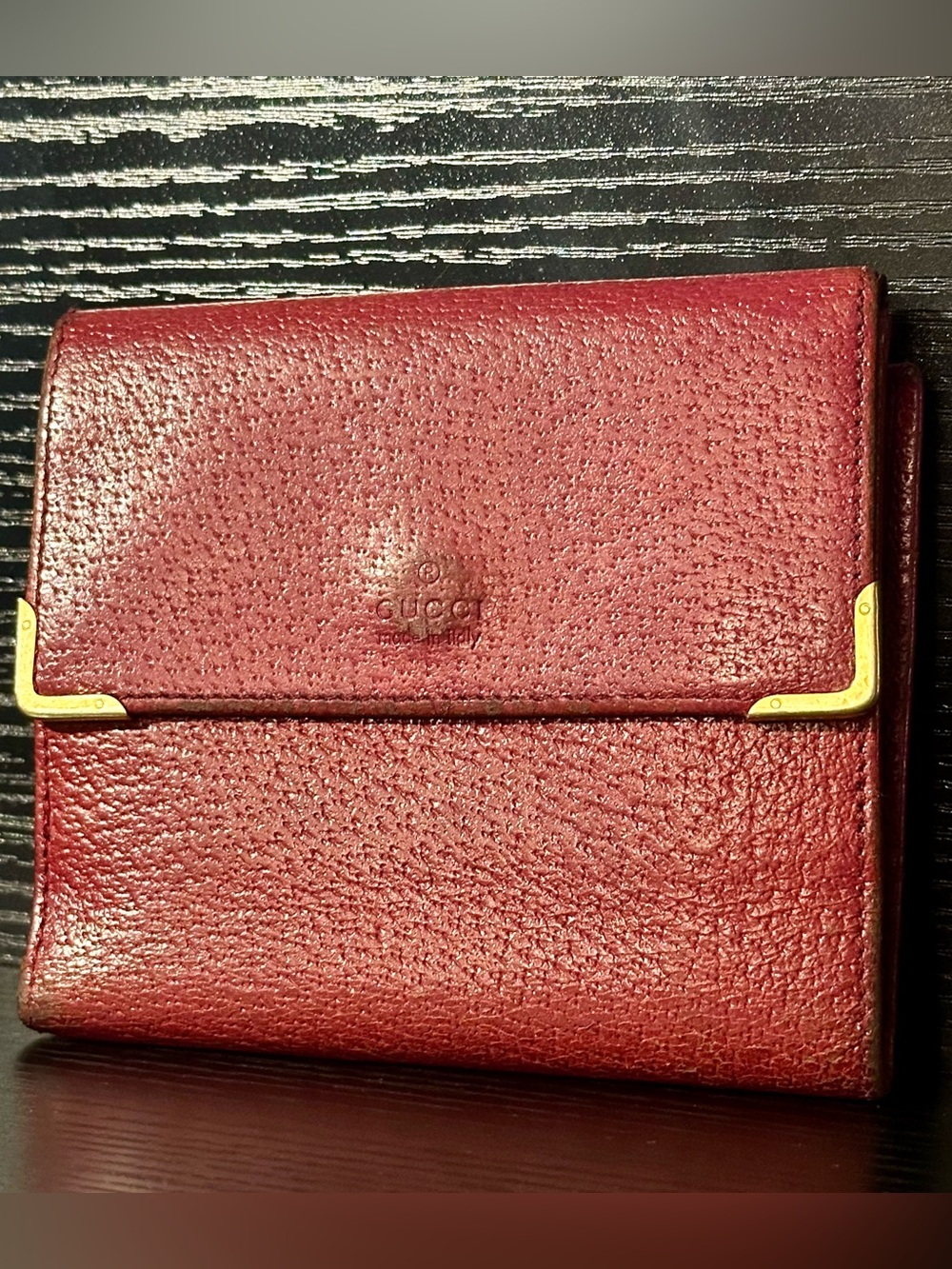 Vintage Gucci Burgundy Leather Bifold Wallet Gold Tone Corner Hardware Italy